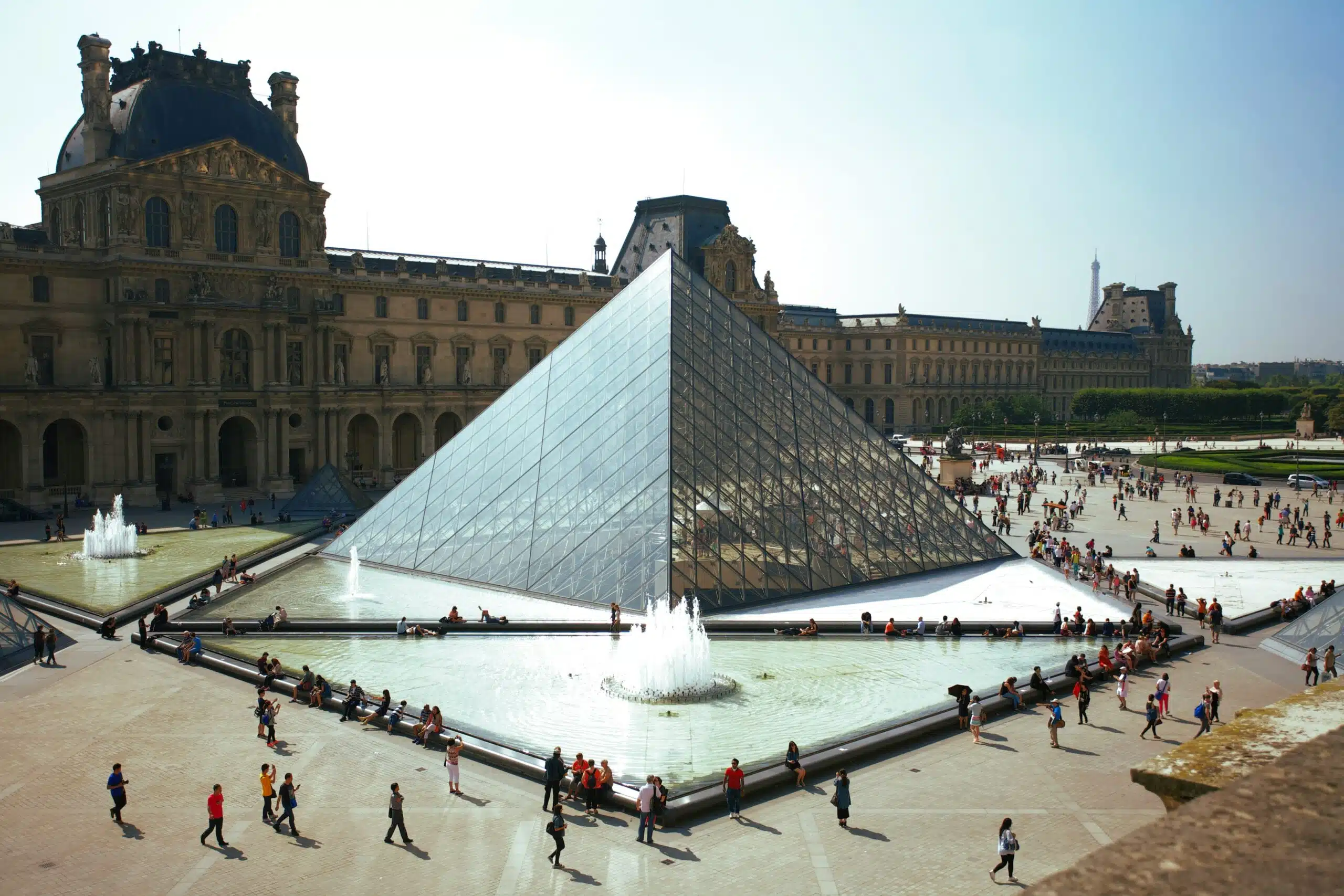 pyramide du Louvre